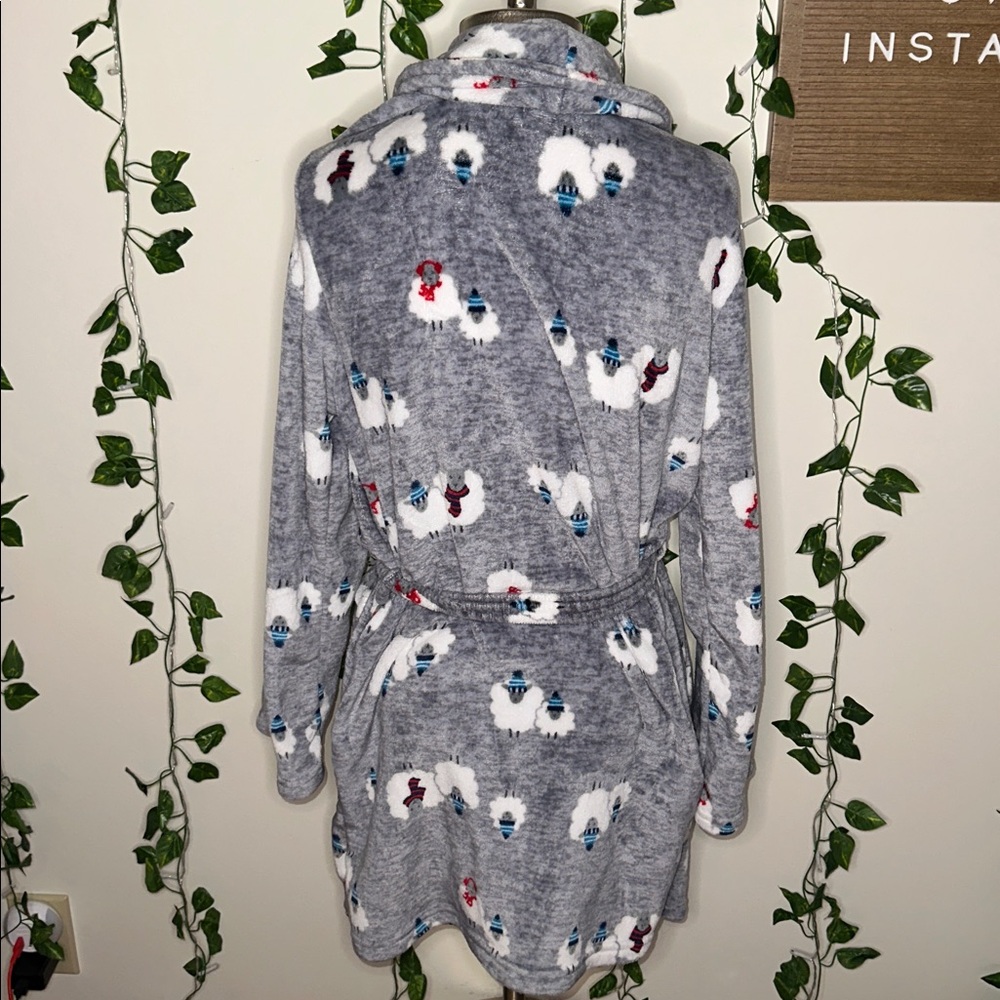 PJ Essentials Winter Sheep in Scarves and Hats Fuzzy Bathrobe 🐑🧣❄️ - Picture 5 of 6